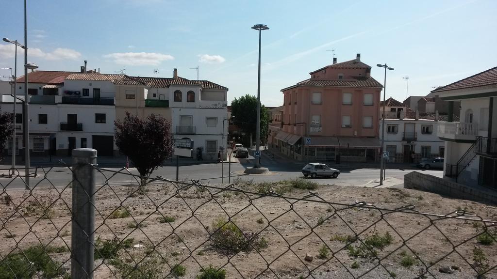 באזה Hostal Virgen Del Pilar מראה חיצוני תמונה