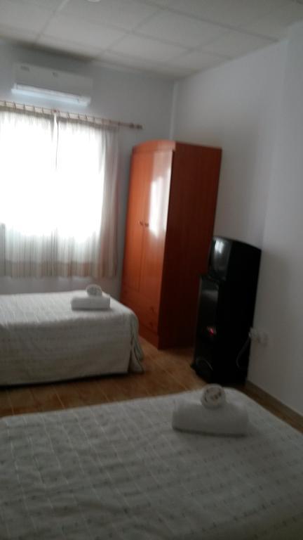 באזה Hostal Virgen Del Pilar מראה חיצוני תמונה