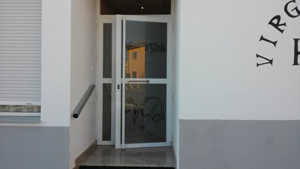 באזה Hostal Virgen Del Pilar מראה חיצוני תמונה