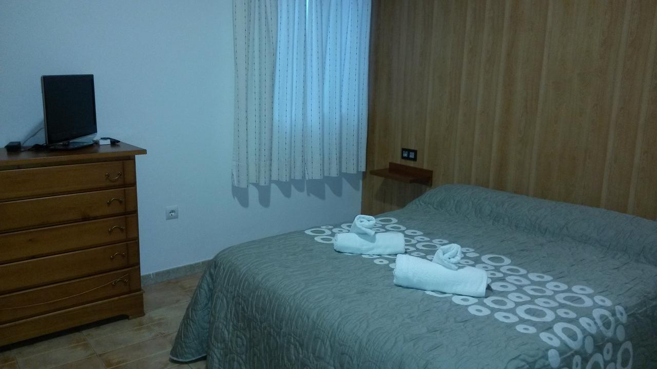 באזה Hostal Virgen Del Pilar מראה חיצוני תמונה